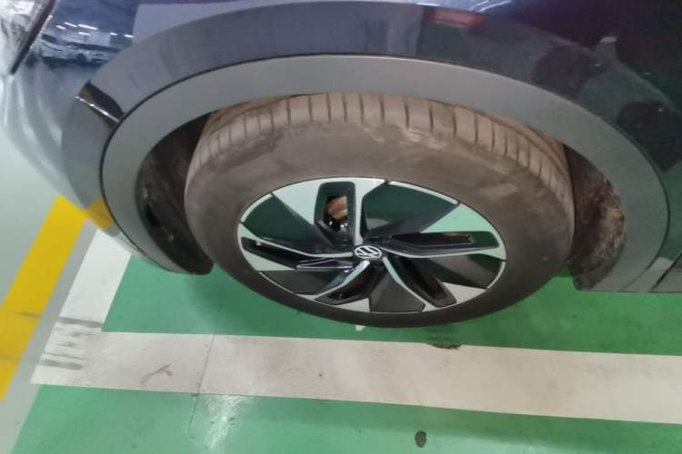 Used Volkswagen ID.4 CROZZ 2025 Pure Edition Left Front Wheel Hub
