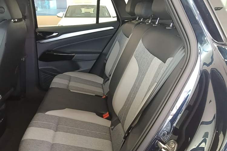 Used Volkswagen ID.4 CROZZ 2025 Pure Edition Left Rear Seat