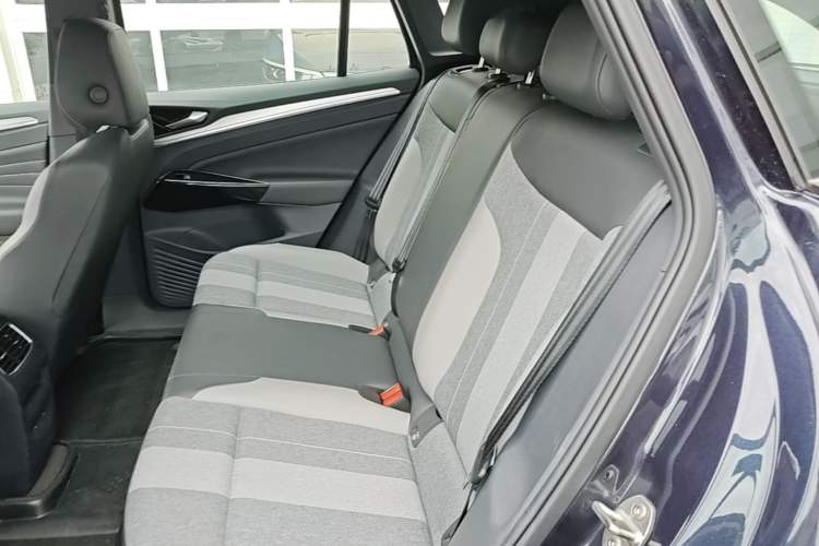 Used Volkswagen ID.4 CROZZ 2025 Pure Edition Left Rear Seat