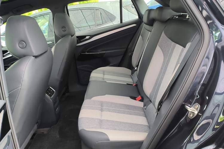 Used Volkswagen ID.4 CROZZ 2025 Pure Edition Left Rear Seat