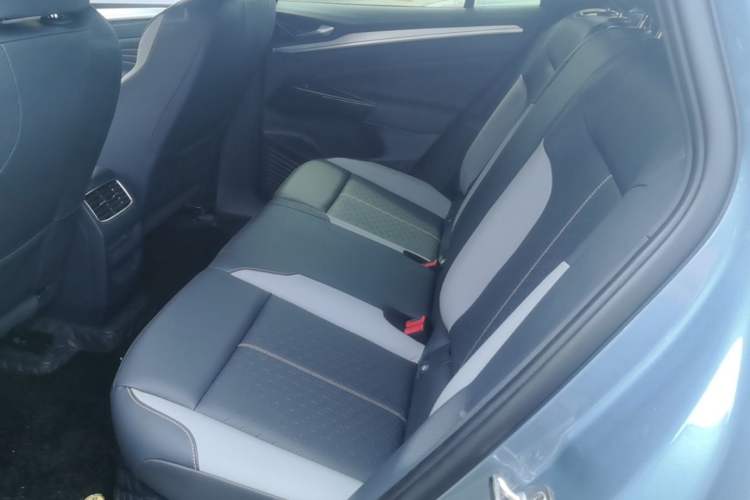 Used Volkswagen ID.4 CROZZ 2025 Pure Edition Left Rear Seat