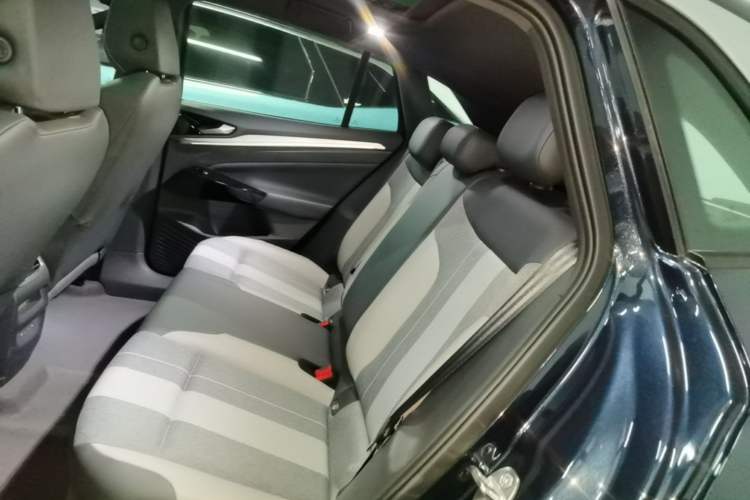 Used Volkswagen ID.4 CROZZ 2025 Pure Edition Left Rear Seat