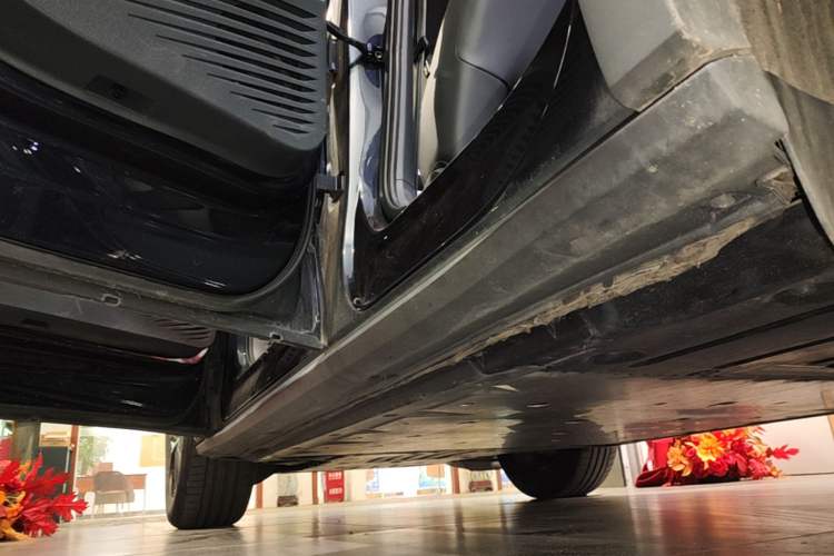 Used Volkswagen ID.4 CROZZ 2025 Pure Edition Left Side Sill
