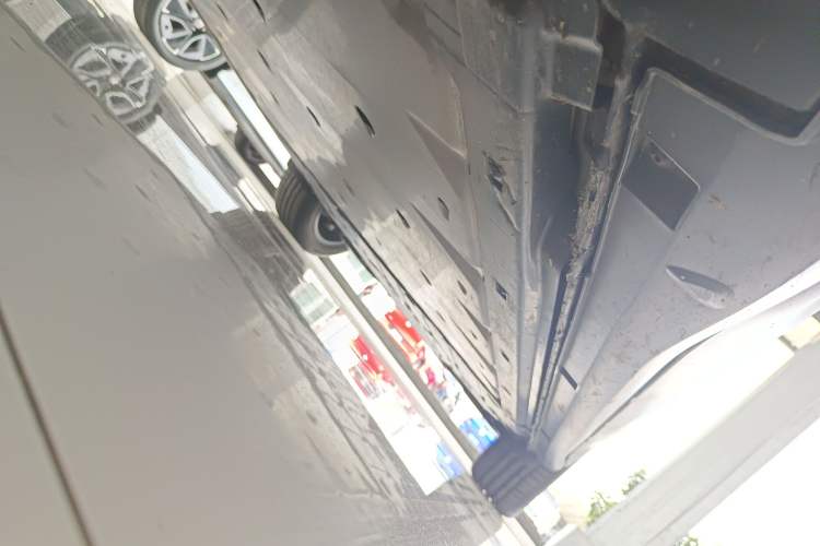 Used Volkswagen ID.4 CROZZ 2025 Pure Edition Left Side Sill