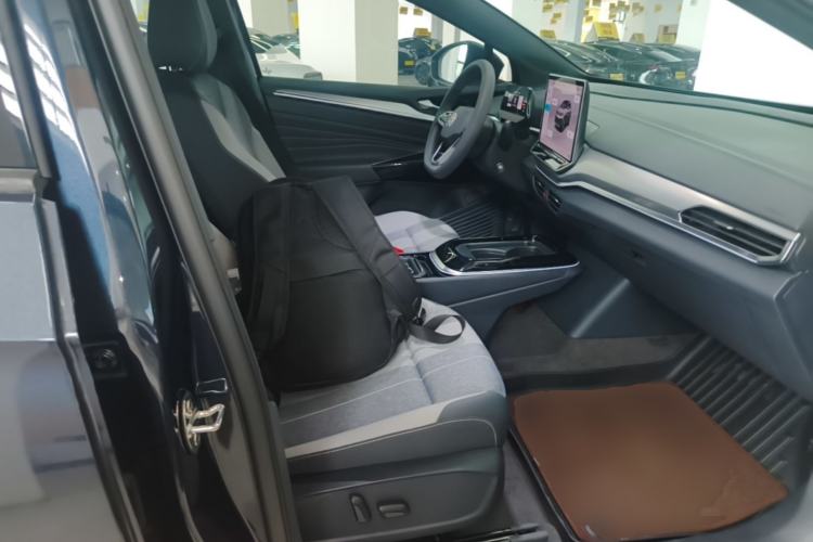 Used Volkswagen ID.4 CROZZ 2025 Pure Edition Right Front Seat