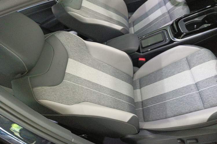 Used Volkswagen ID.4 CROZZ 2025 Pure Edition Right Front Seat