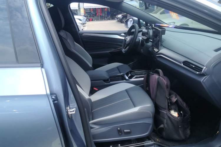 Used Volkswagen ID.4 CROZZ 2025 Pure Edition Right Front Seat