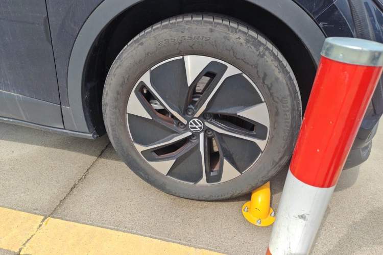 Used Volkswagen ID.4 CROZZ 2025 Pure Edition Right Front Wheel Hub