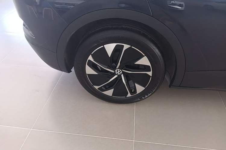 Used Volkswagen ID.4 CROZZ 2025 Pure Edition Right Rear Wheel Hub