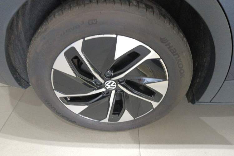 Used Volkswagen ID.4 CROZZ 2025 Pure Edition Right Rear Wheel Hub