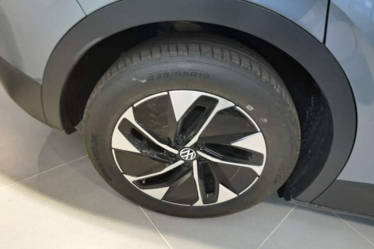 Used Volkswagen ID.4 CROZZ 2025 Pure Edition Right Rear Wheel Hub