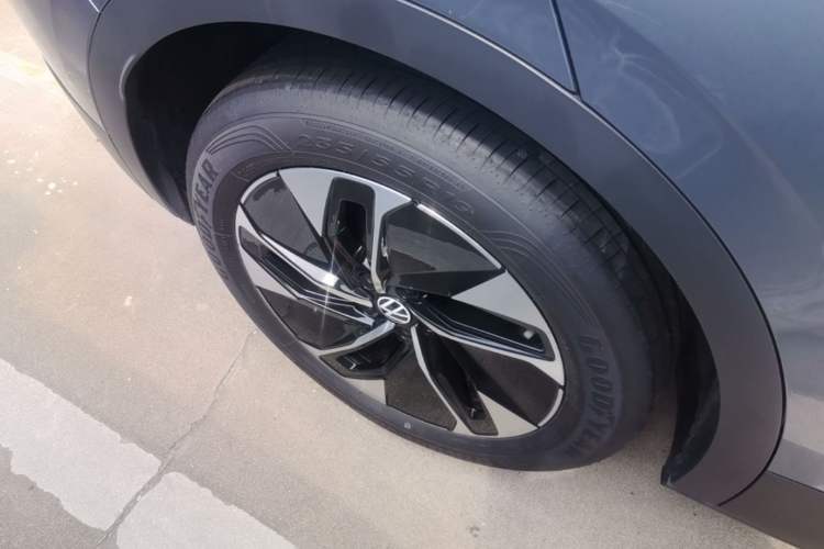 Used Volkswagen ID.4 CROZZ 2025 Pure Edition Right Rear Wheel Hub