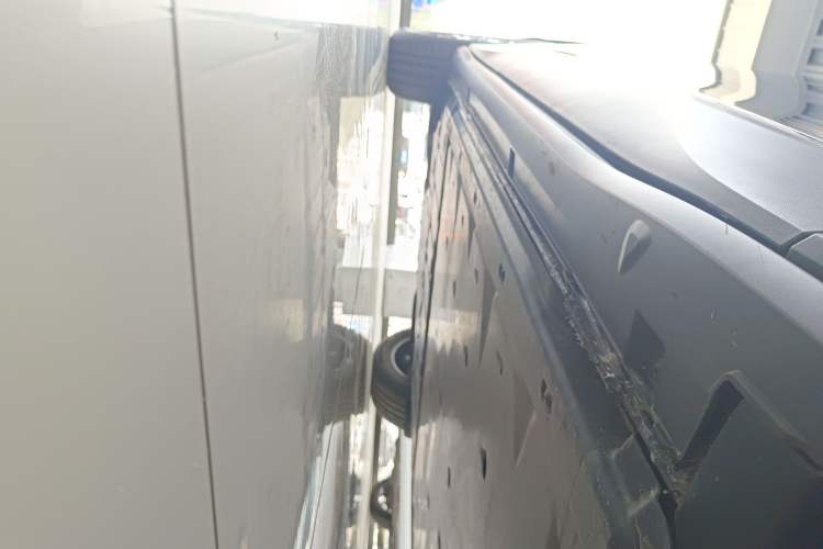 Used Volkswagen ID.4 CROZZ 2025 Pure Edition Right Side Sill