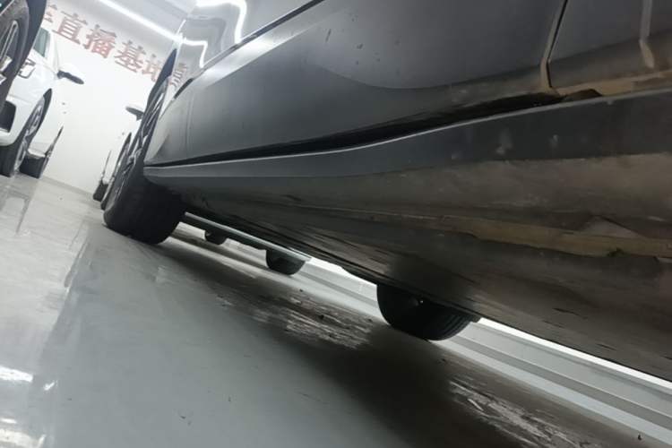 Used Volkswagen ID.4 CROZZ 2025 Pure Edition Right Side Sill