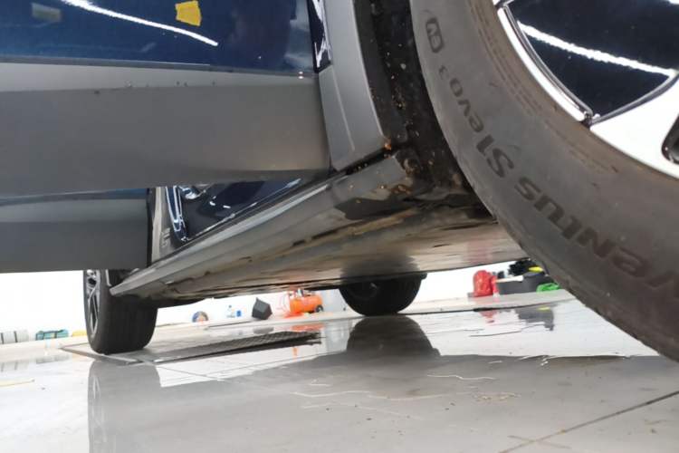 Used Volkswagen ID.4 CROZZ 2025 Pure Edition Right Side Sill