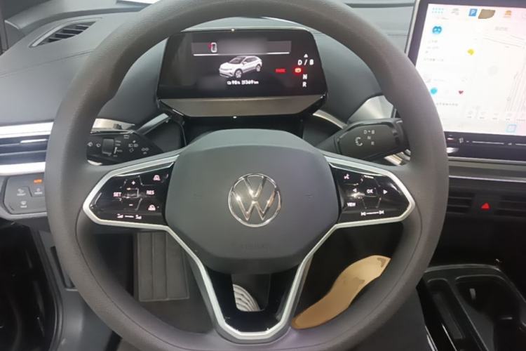Used Volkswagen ID.4 CROZZ 2025 Pure Edition Steering Wheel