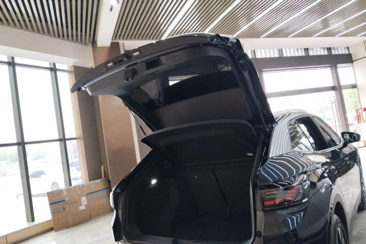 Used Volkswagen ID.4 CROZZ 2025 Pure Edition Trunk