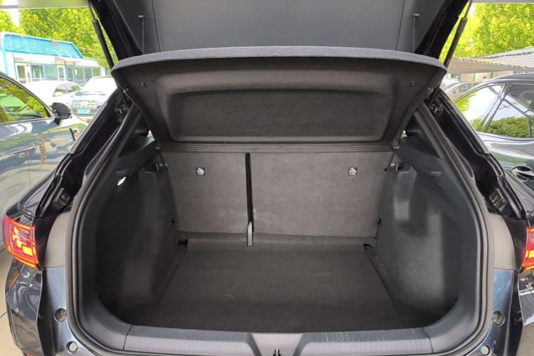Used Volkswagen ID.4 CROZZ 2025 Pure Edition Trunk