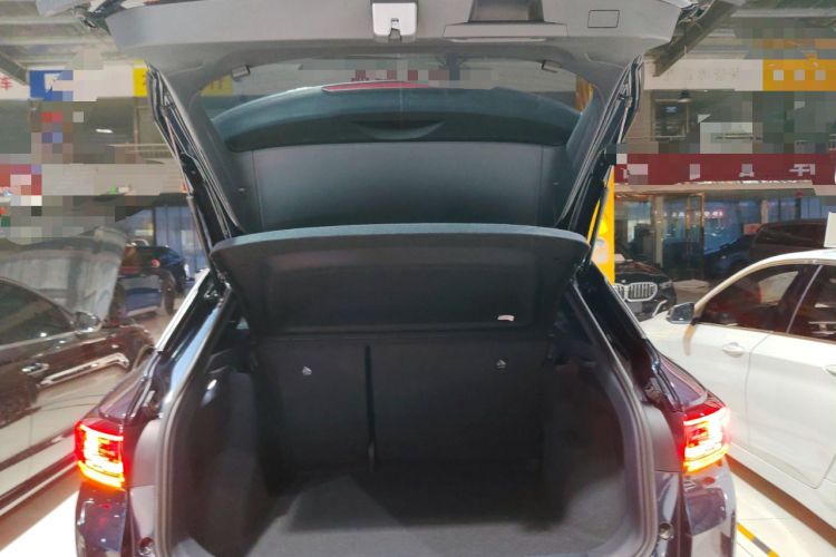 Used Volkswagen ID.4 CROZZ 2025 Pure Edition Trunk