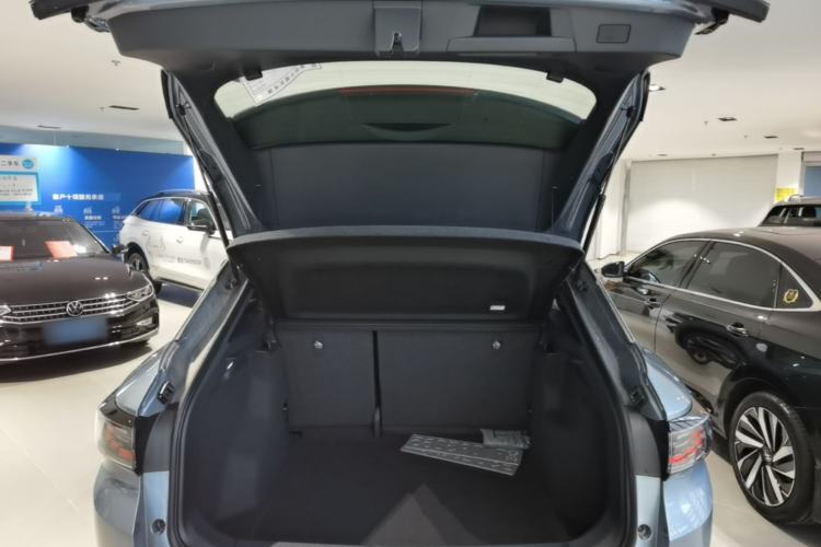 Used Volkswagen ID.4 CROZZ 2025 Pure Edition Trunk