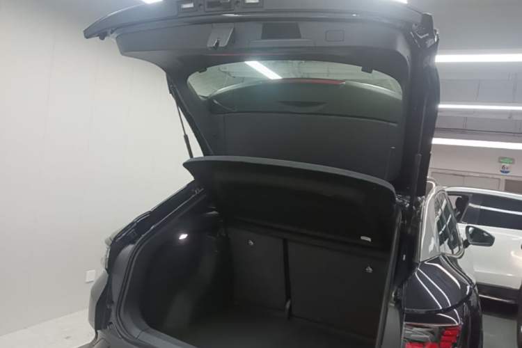 Used Volkswagen ID.4 CROZZ 2025 Pure Edition Trunk