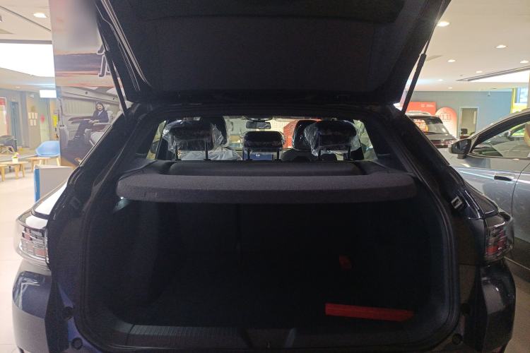 Used Volkswagen ID.4 CROZZ 2025 Pure Edition Trunk