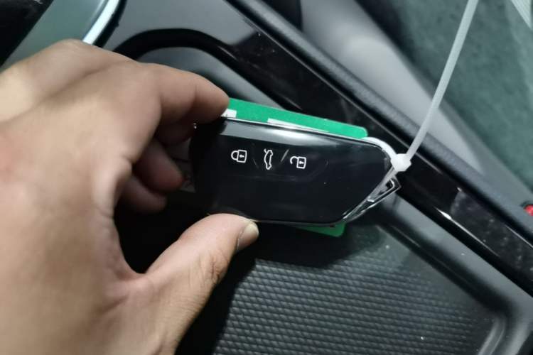Used Volkswagen ID.4 CROZZ 2025 Pure Edition Vehicle Key