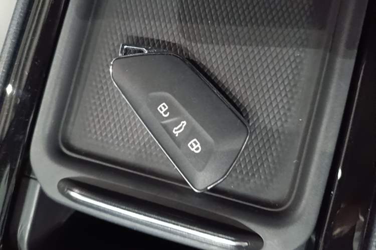 Used Volkswagen ID.4 CROZZ 2025 Pure Edition Vehicle Key