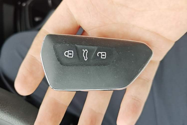 Used Volkswagen ID.4 CROZZ 2025 Pure Edition Vehicle Key