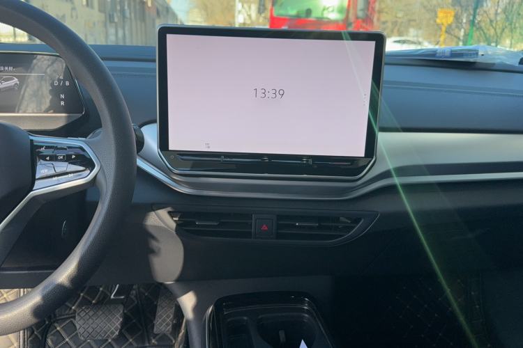 Used Volkswagen ID.4 CROZZ 2025 Pure Edition Audio And AC Panel