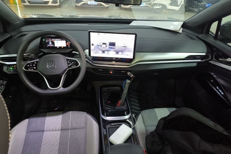 Used Volkswagen ID.4 CROZZ 2025 Pure Edition Center Console