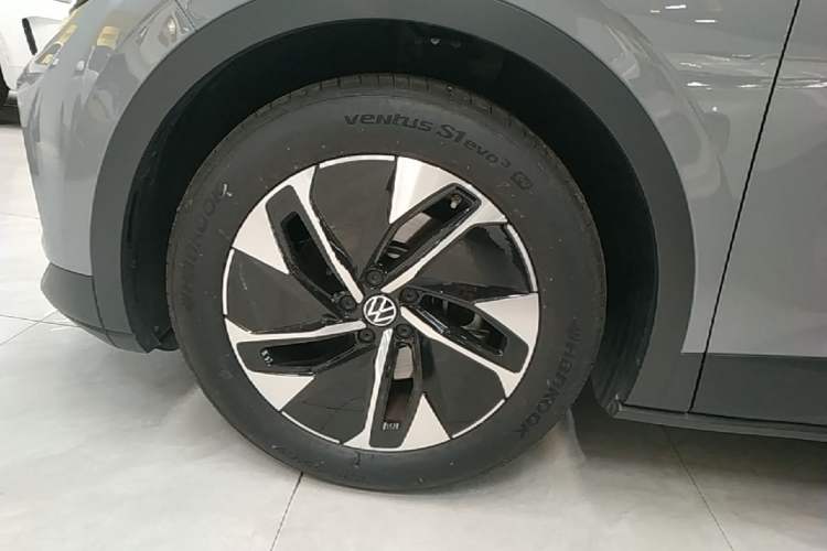 Used Volkswagen ID.4 CROZZ 2025 Pure Edition Exterior 4