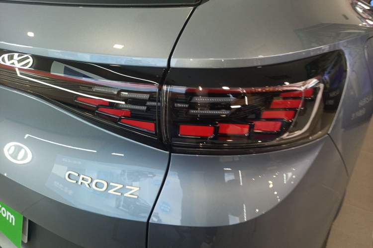 Used Volkswagen ID.4 CROZZ 2025 Pure Edition Exterior 6