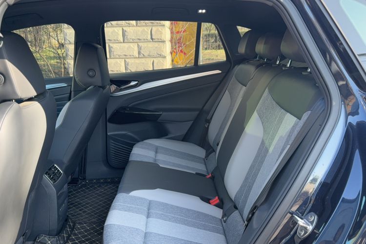 Used Volkswagen ID.4 CROZZ 2025 Pure Edition Interior 1