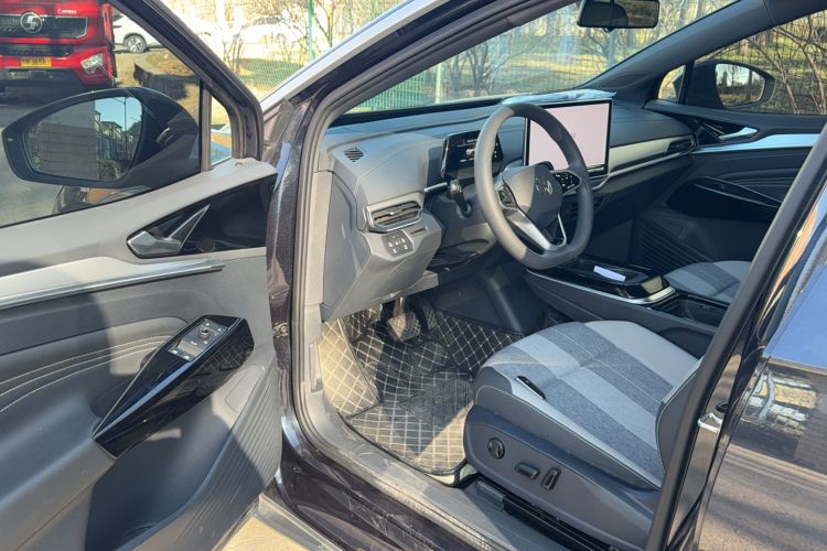 Used Volkswagen ID.4 CROZZ 2025 Pure Edition Interior 2