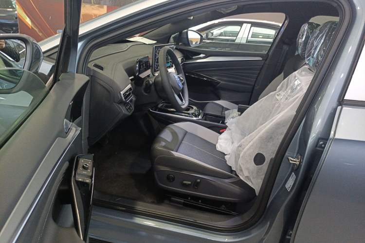 Used Volkswagen ID.4 CROZZ 2025 Pure Edition Interior 3