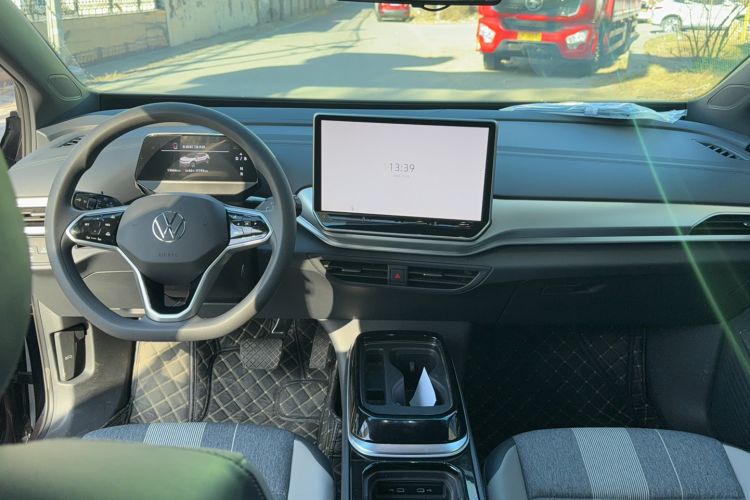 Used Volkswagen ID.4 CROZZ 2025 Pure Edition Interior 3