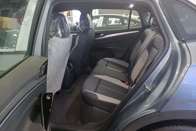 Used Volkswagen ID.4 CROZZ 2025 Pure Edition Interior 4
