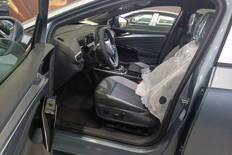 Used Volkswagen ID.4 CROZZ 2025 Pure Edition Left Front Seat