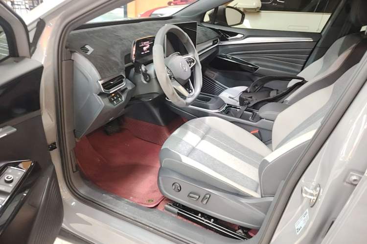 Used Volkswagen ID.4 CROZZ 2025 Pure Edition Left Front Seat