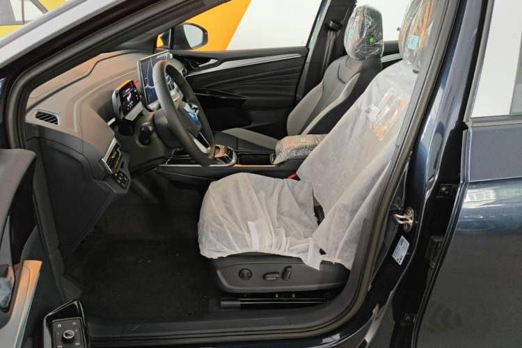 Used Volkswagen ID.4 CROZZ 2025 Pure Edition Left Front Seat