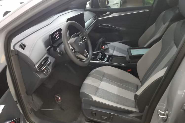 Used Volkswagen ID.4 CROZZ 2025 Pure Edition Left Front Seat