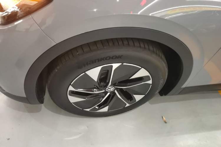Used Volkswagen ID.4 CROZZ 2025 Pure Edition Left Front Wheel Hub