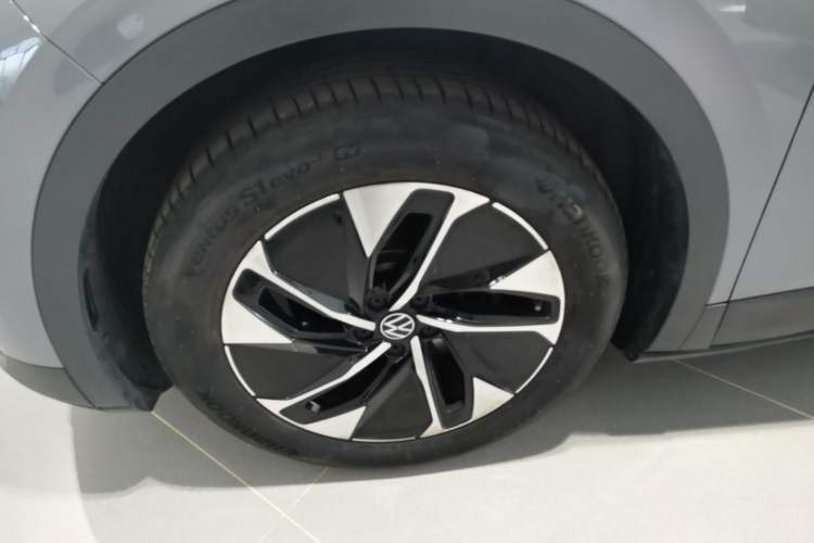 Used Volkswagen ID.4 CROZZ 2025 Pure Edition Left Front Wheel Hub