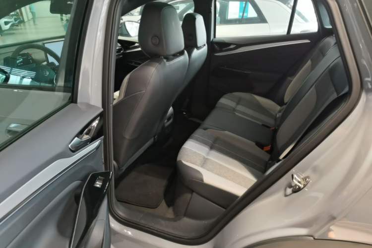 Used Volkswagen ID.4 CROZZ 2025 Pure Edition Left Rear Seat