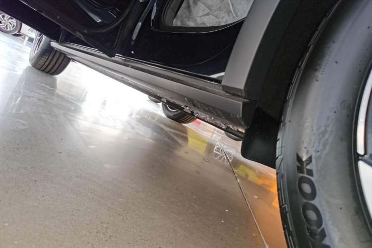 Used Volkswagen ID.4 CROZZ 2025 Pure Edition Left Side Sill