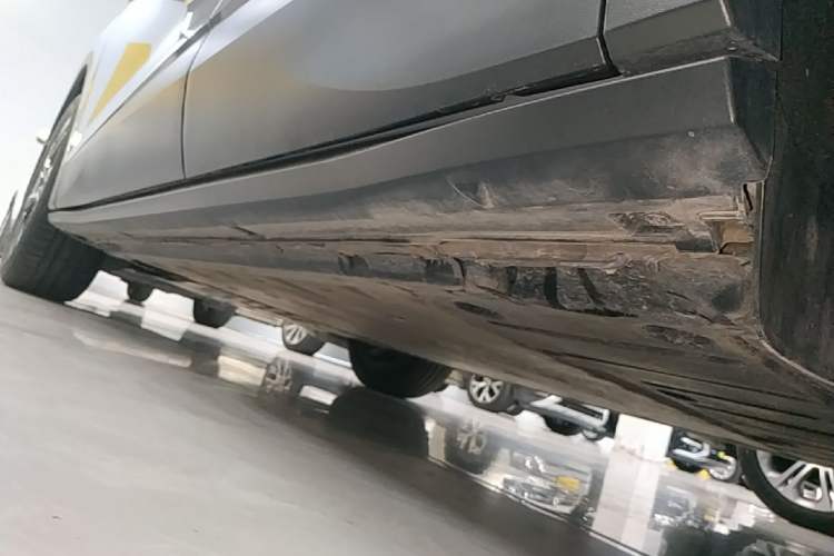 Used Volkswagen ID.4 CROZZ 2025 Pure Edition Left Side Sill