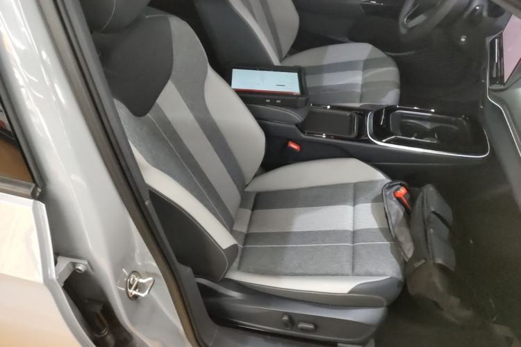 Used Volkswagen ID.4 CROZZ 2025 Pure Edition Right Front Seat