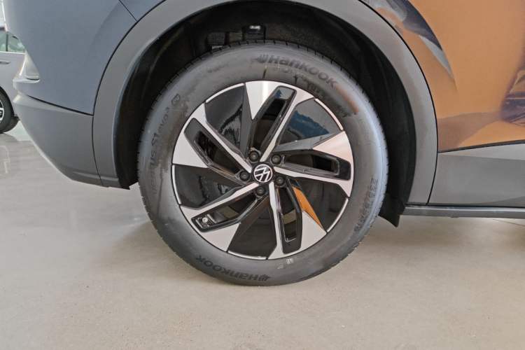 Used Volkswagen ID.4 CROZZ 2025 Pure Edition Right Rear Wheel Hub