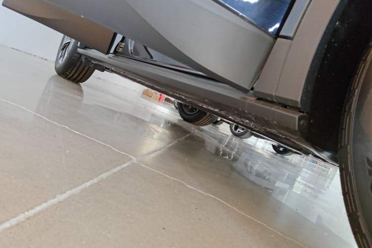 Used Volkswagen ID.4 CROZZ 2025 Pure Edition Right Side Sill